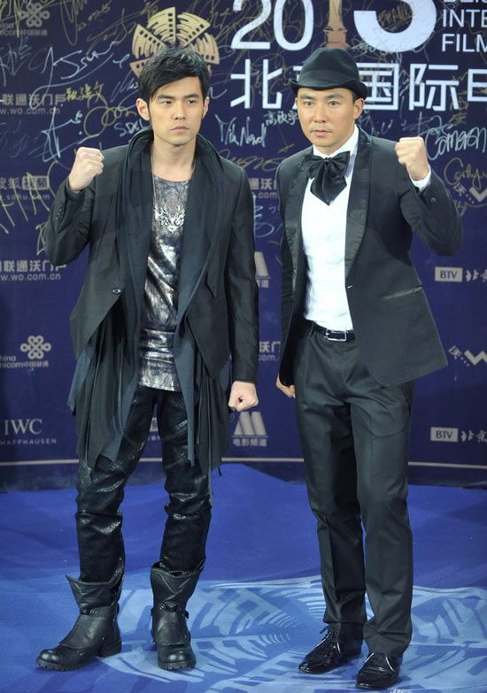 6英尺以上 6英尺以上